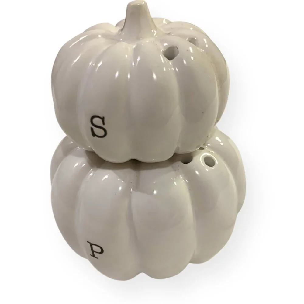 NWOT Ceramic Pumpkin Stackable Salt & Pepper Shaker Classy‎ White Party Pumpkin